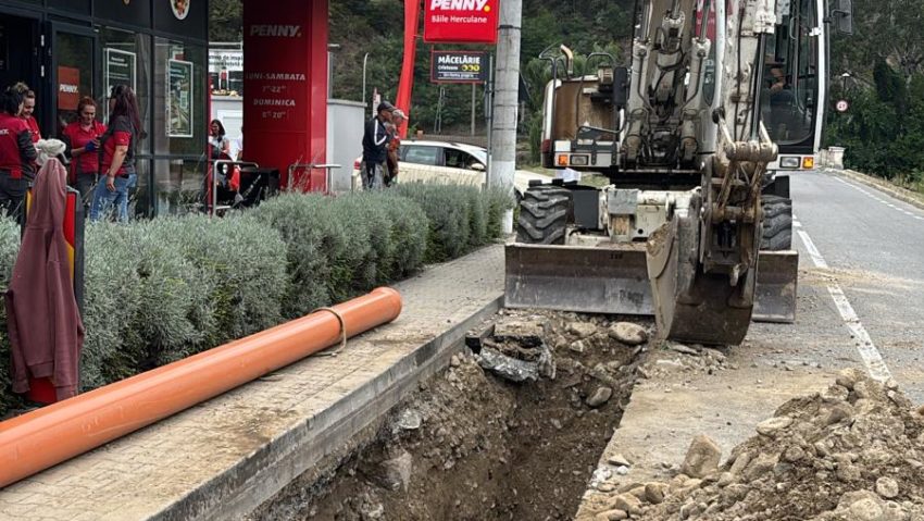 Restricții temporare de circulație pe Strada Trandafirilor din Băile Herculane, între 19 și 21 august 2025