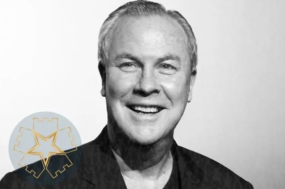 Bob Wilson, fenomenul care „a pus pe roate istoria teatrului’’, a murit! Bob Wilson, fenomenul care „a pus pe roate istoria teatrului’’, a murit!