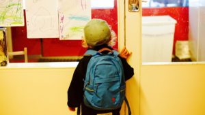 Interact Reşiţa strânge ghiozdane echipate pentru elevii din Ciudanovița