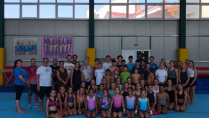 Cantonament internațional de gimnastică la Arad – „Gym Camp 2025” reunește sportivi din România și Belgia