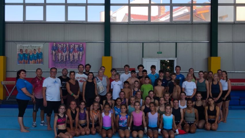 Cantonament internațional de gimnastică la Arad – „Gym Camp 2025” reunește sportivi din România și Belgia
