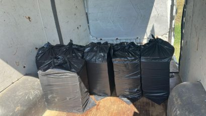 VIDEO Percheziții în Mehedinți și Dolj: rețea de contrabandă destructurată, mii de pachete de țigări și sume importante de bani confiscate