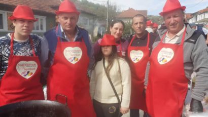 Duelul ceaunelor la Festivalul Papricașului Carașovenesc 2025, la Vodnic