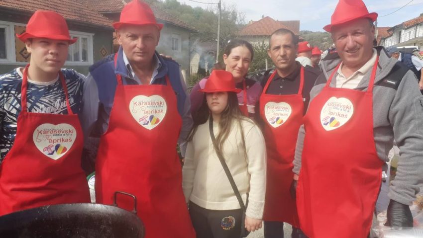 Duelul ceaunelor la Festivalul Papricașului Carașovenesc 2025, la Vodnic