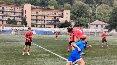 Tinerii fotbalişti de la CSM Reşiţa au câştigat clar meciurile cu timişorenii de la LPS Banatul