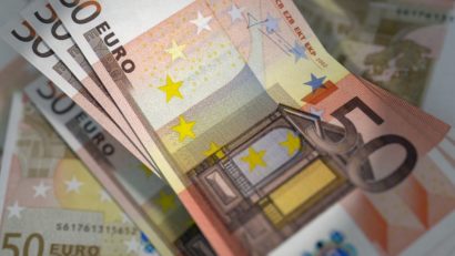 Guvernul Serbiei majorează salariul minim