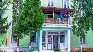 Căminul pentru persoane vârstnice Reşiţa – un sprijin real pentru bătrâni și familiile lor: servicii şi condiţii