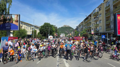 Comunitățile Robike Valley din vestul țării ies la Marea Pedalare