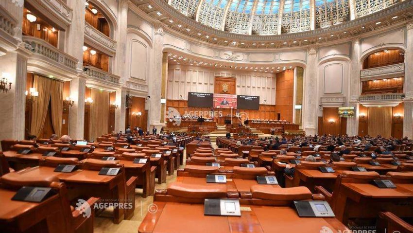 Deputaţii au respins scoaterea Curţii Constituţionale din procesul electoral Deputaţii au respins scoaterea Curţii Constituţionale din procesul electoral