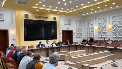 Sindicaliștii și parlamentarii cărășeni, în ședință de dialog social