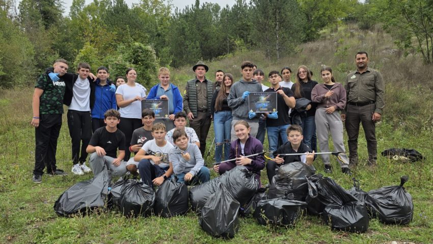 Ziua Națională a Curățeniei „Let’s Do It, Romania!” marcată în avans în Parcul Național Semenic – Cheile Carașului