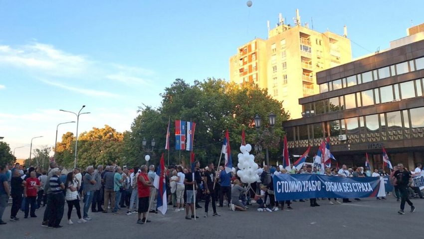 Serbia: Mii de manifestanți la Belgrad pentru a cere alegeri anticipate Serbia: Mii de manifestanți la Belgrad pentru a cere alegeri anticipate