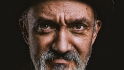 „Puntea necreată” – Expoziție de artă conceptuală și experiență senzorială la Biblioteca Germană „Alexander Tietz” din Reșița