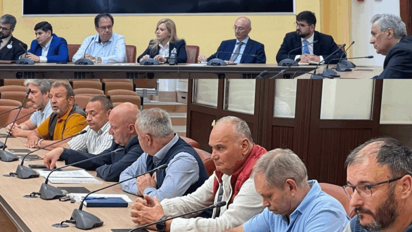 Sindicaliștii și parlamentarii cărășeni, în ședință de dialog social