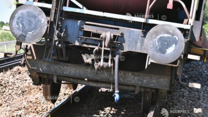 Traficul feroviar este oprit în staţia Drăgăneşti Olt, din cauza deraierii unui vagon