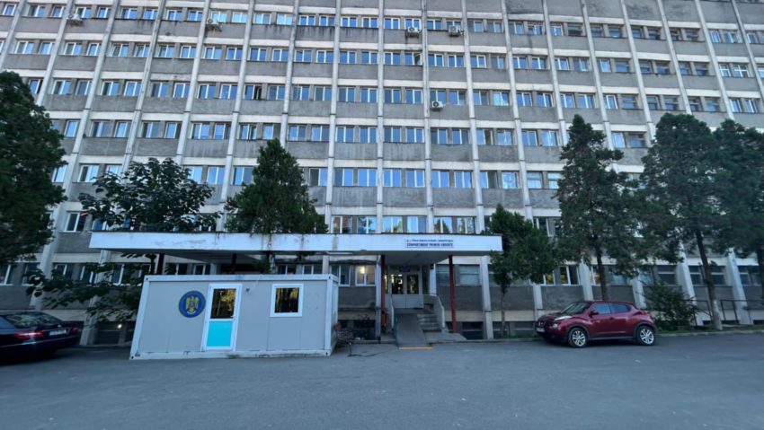 Conducerea Spitalului Municipal din Caransebeș caută soluții pentru finalizarea lucrărilor la ATI și Ginecologie, blocate de DNA Conducerea Spitalului Municipal din Caransebeș caută soluții pentru finalizarea lucrărilor la ATI și Ginecologie, blocate de DNA