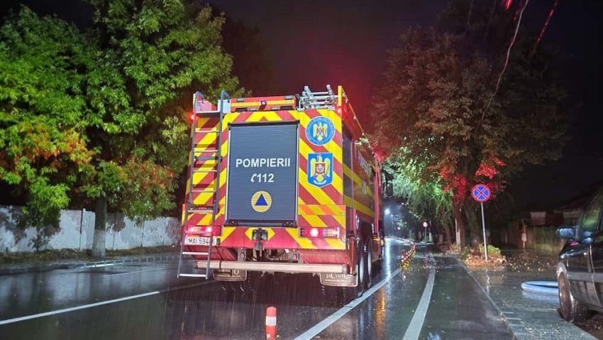 IGSU: Șapte județe și Capitala – afectate de fenomenele hidrometeorologice; manevrele în Portul Midia – suspendate