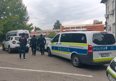 Contrabandă şi spălare de bani în vestul ţării: 58 de percheziţii