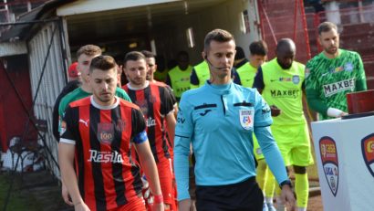 Duelul vecinelor de clasament. CSM Reşiţa o înfruntă pe FC Bihor