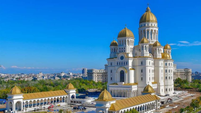 Pictura Catedralei Naţionale va fi sfinţită duminică. La ceremonie sunt aşteptaţi peste 100.000 de oameni Pictura Catedralei Naţionale va fi sfinţită duminică. La ceremonie sunt aşteptaţi peste 100.000 de oameni