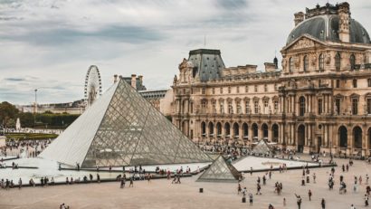 FRANȚA: Jaf la Muzeul Luvru din Paris