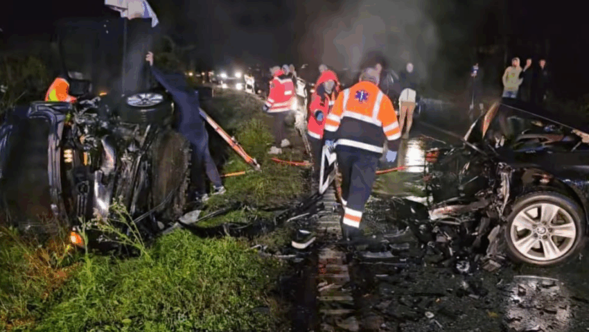 Accident rutier grav pe DN 58B, în afara municipiului Reșița: trei persoane au ajuns la spital Accident rutier grav pe DN 58B, în afara municipiului Reșița: trei persoane au ajuns la spital