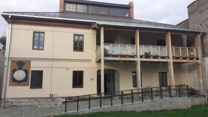 Singurul ceas solar din Banatul de Munte este la Școala Pittner din Reșița