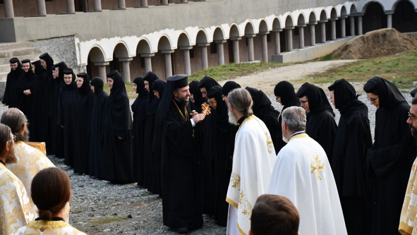 Mănăstirea Nera și-a prăznuit ocrotitoarea, Sfânta Cuvioasă Parascheva