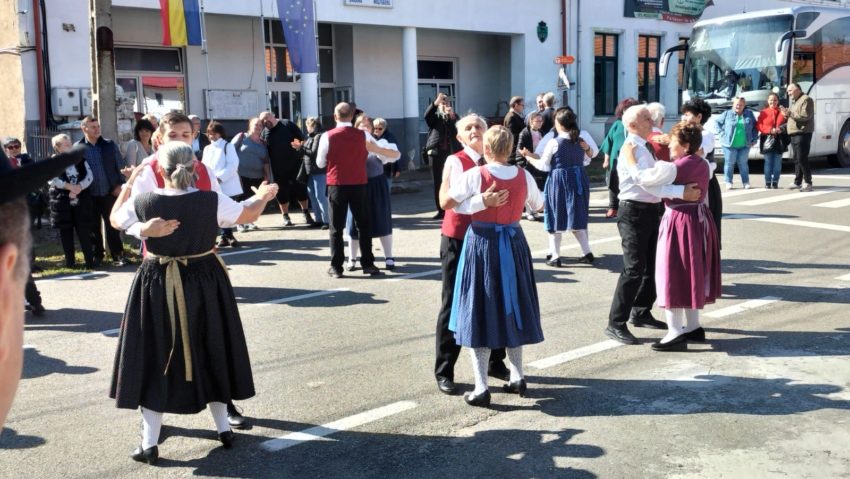 Gărâna sărbătoreşte 155 de ani de tradiţie la hramul Bisericii Romano-Catolice „Sfânta Tereza de Avila” din localitate