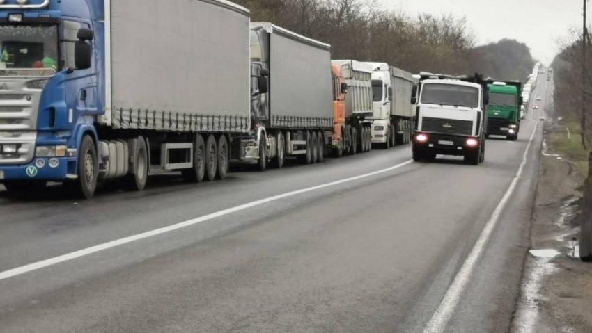 Transportatorii rutieri ar putea beneficia din nou de restituirea parțială a accizei la motorină – proiect al Ministerului Finanțelor Transportatorii rutieri ar putea beneficia din nou de restituirea parțială a accizei la motorină – proiect al Ministerului Finanțelor