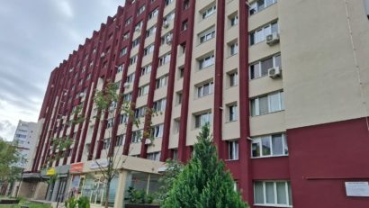 Locatarii blocurilor turn din Reșița sunt privilegiați