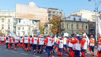 Angajații Serviciilor de Ambulanță au ieşit în stradă. Aceştia cer protecție și respect pentru cei care salvează vieți