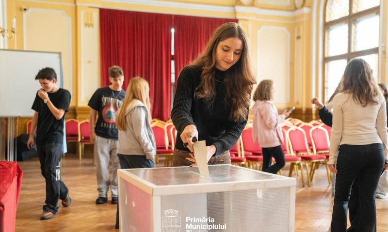 Elevii din Timișoara au decis: zone de relaxare, studio radio și laboratoare digitale prin bugetare participativă