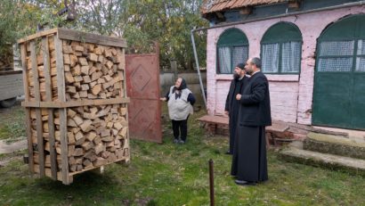 Campania „Ajută un bătrân să zâmbească” aduce căldură și speranță vârstnicilor din satele Lugojului