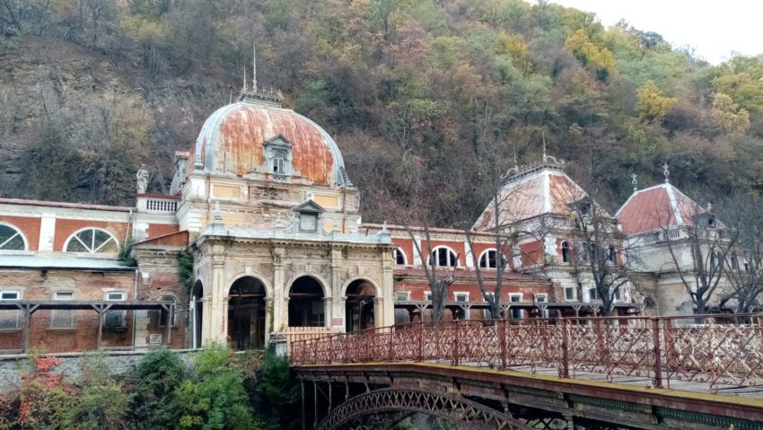 Decizie majoră în dosarul SC Hercules SA: trecerea mai multor imobile din Băile Herculane în patrimoniul statului. Reacțiile primarului și ale investitorilor Bacolux Hotels