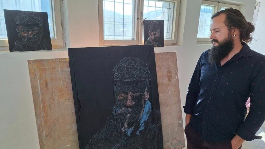 Daniel Brici expune la Centrul Cultural Școala Pittner