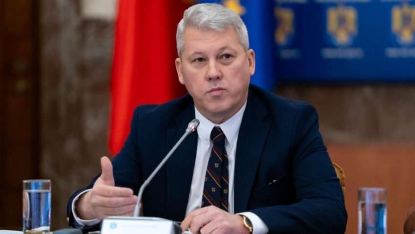 O nouă regulă pentru combaterea violenței domestice, în dezbatere. Predoiu: „Se înlătură orice posibilitate de interpretare greşită a poliţistului”