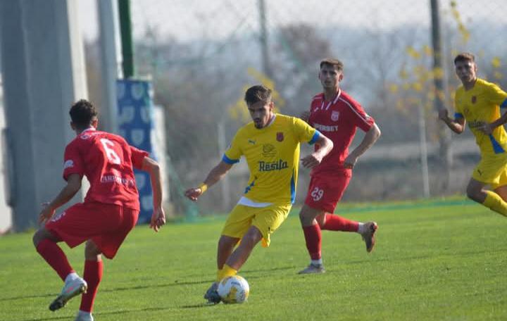 CSM Reșița se întoarce fără victorie de la CS Dinamo, dar rămâne pe loc de play-off