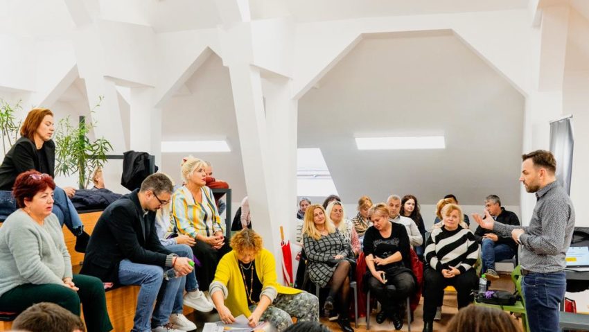 Profesorii şi agenţii economici reşiţeni fac echipă pentru o educaţie duală de succes