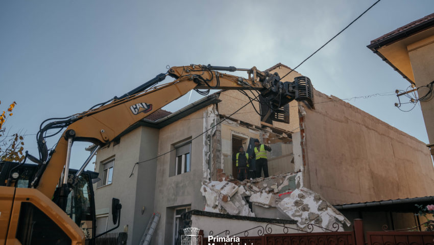 Primăria Timișoara desființează construcții ilegale, în baza sentințelor judecătorești definitive