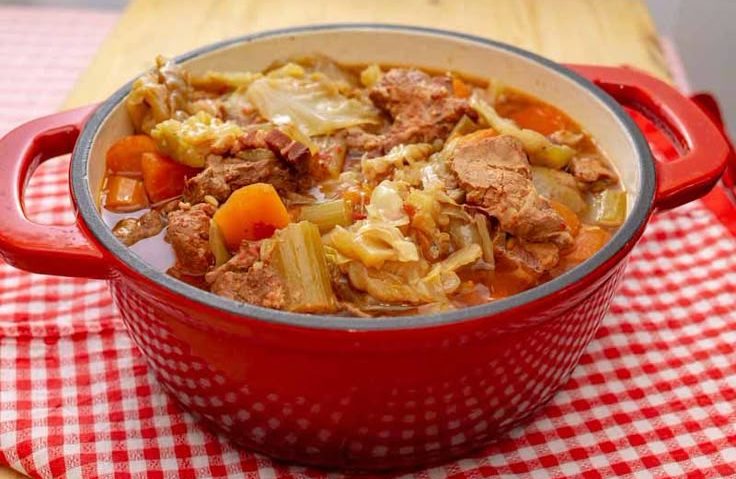 Varză dulce cu carne – rețetă sârbească