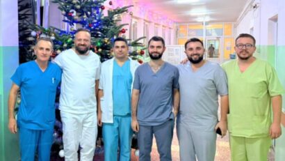 Operație în premieră la Spitalul Judeţean Reșița: cancer de vezică urinară tratat printr-o metodă modernă, minim invazivă