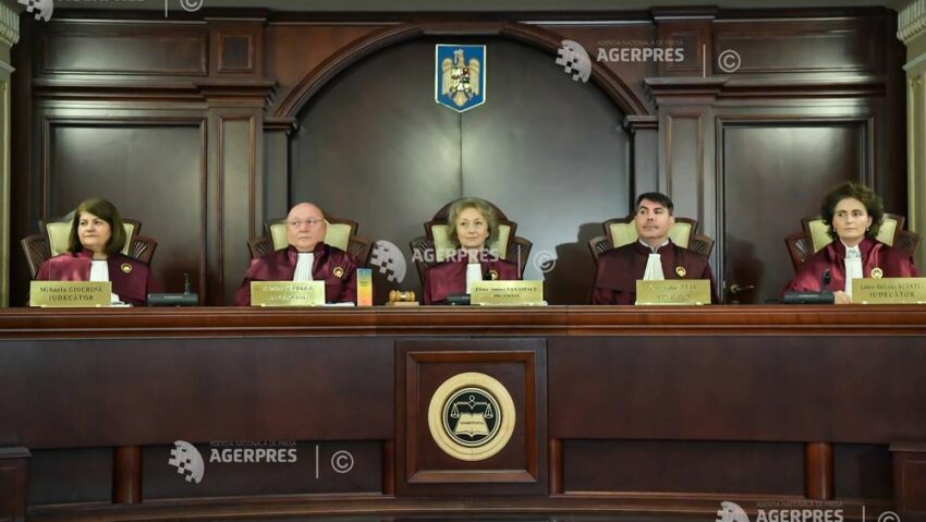 CCR analizează în 10 decembrie sesizarea privind legea pensiilor magistraților