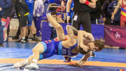 Elita luptelor românești a făcut spectacol la Reșița! Pe podiumul Campionatului Național au urcat patru reșițeni