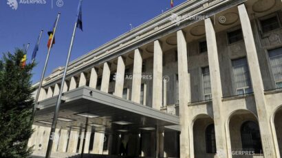 Guvern: 22 de prefecți și 36 de subprefecți, eliberați din funcție, în urma demisiei