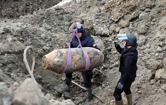 O bombă americană de tip AN-M44, de 470 kg, din al Doilea Război Mondial, dezamorsată la Belgrad
