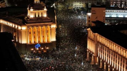 Zeci de mii de persoane au manifestat în Bulgaria contra proiectului de buget pentru 2026 elaborat de guvern
