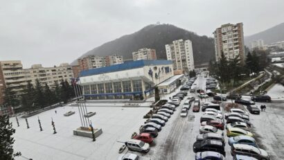 Drumurile din Caraş-Severin sunt deschise, dar autorităţile cer prudenţă