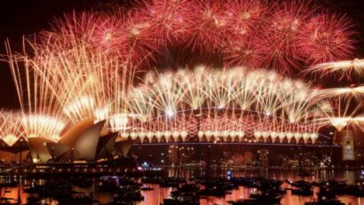 Omenirea își ia la revedere de la 2025 cu focuri de artificii și băi în apă înghețată