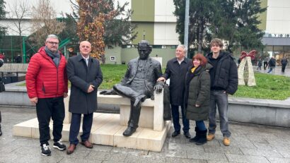 Reşiţa celebrează cultura de Ziua Naţională: vernisaj, inaugurarea Fântânii Cinetice şi dezvelirea statuii lui Constantin Lucaci
